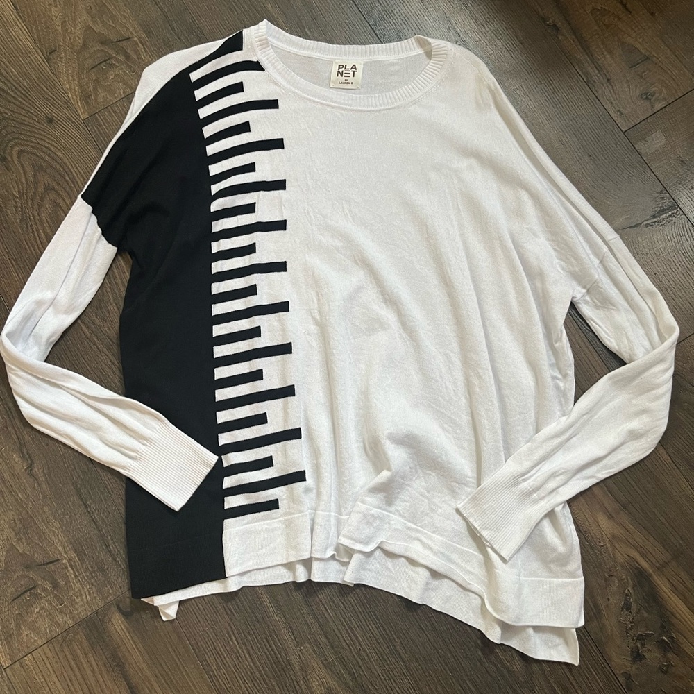 Planet by Lauren G Sweater top Black White